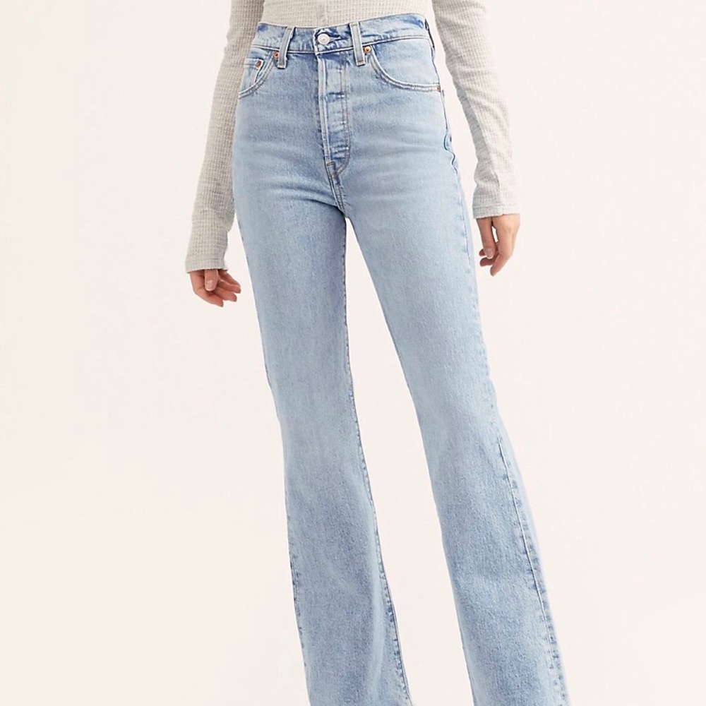 Levi’s Ribcage Flare